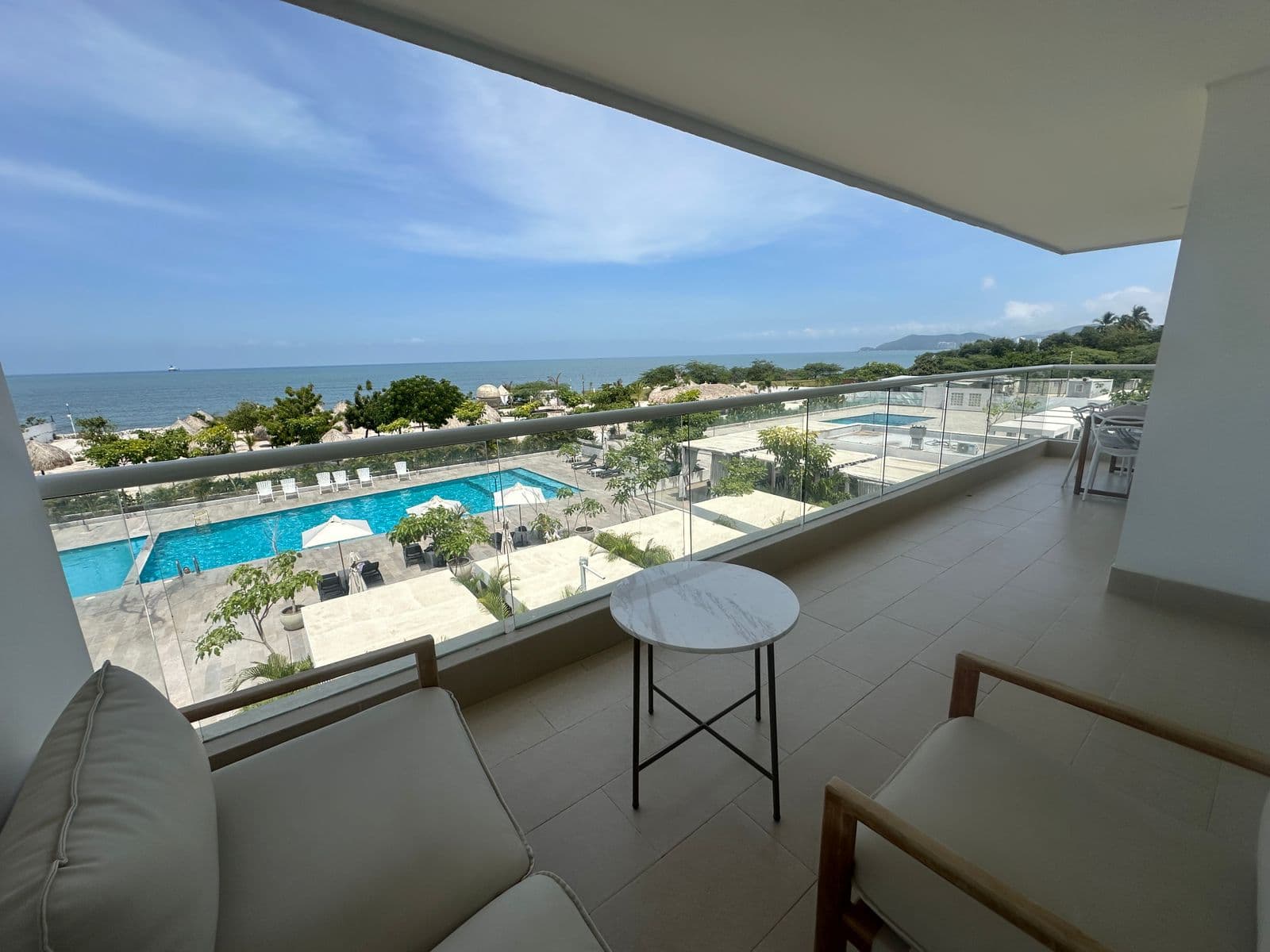 Ph Aluna Beach Resort Vista Frontal Al Mar — photo 3